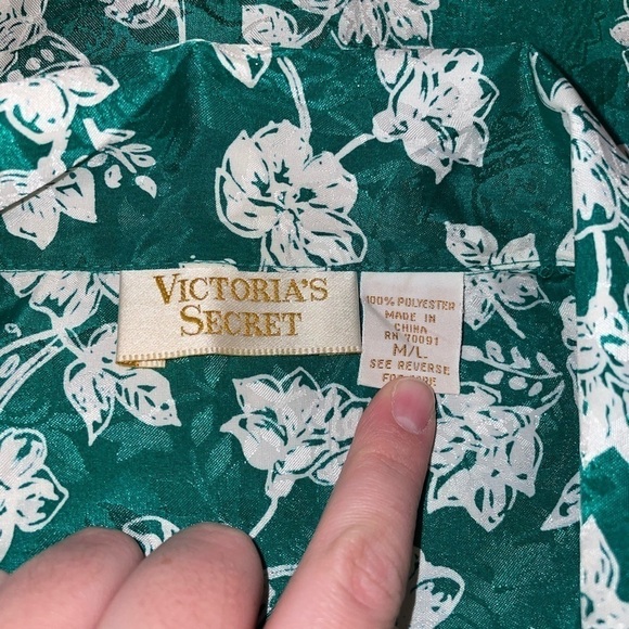 Vintage Victorias Secret Gold Label Green/White Floral Sleep Shirt - Picture 8 of 9